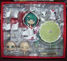 Nendoroid 303 Snow Miku Strawberry White Kimono 4582191969879 Ebay Nendoroid Snow White Kimono