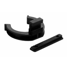Mesurez, coupez et formez le retour de plinthe pour qu'il s'emboîte dans la planche de la plinthe et le sol, si requis. Clips De Fixations Pour Verins De Reglage Euro Hettich Bricozor
