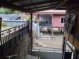Nilai keunikan dari rumah ini adalah terletak dari atap limasannya yang modern dengan warna hijau yang anti mainstream. 41 Gambar Rumah Kayu Bugis Terbagus Lingkar Png