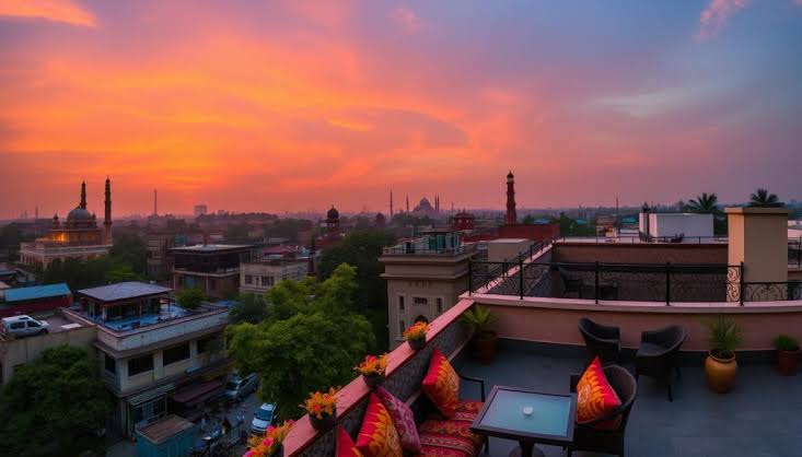 Rooftop Cafes And Sunset Views In Lahore: A Guide