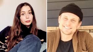 Made for love 1.sezon 1.bölüm (you're user one). Watch Made For Love Stars Cristin Milioti And Billy Magnussen In Sxsw Studio Deadline