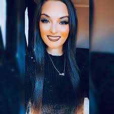 Is there anyone that can do my lashes tomorrow