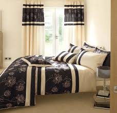 Lagi cari ide gorden jendela yang pas untuk rumah minimalismu ? 7 Model Gorden Minimalis Untuk Kamar Tidur Nirwana Deco Jogja