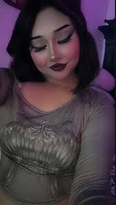 follow my insta @// 6ru1sed🖤 they/them have a good day :)