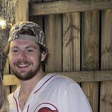 Ethan Tuttle's Instagram, Twitter & Facebook