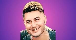 Derek Lipp's Instagram, Twitter & Facebook