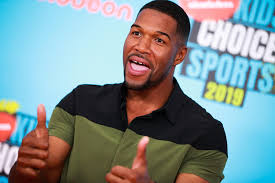Jean strahan allegedly appeared at the upper west side home of marianne ayer around 7 p.m. Who Is Michael Strahan Dating Inside The Tv Personality S Love Life