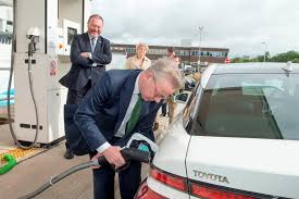 Jul 02, 2021 · the cabinet office minister, michael gove, and the journalist sarah vine have announced their separation after 20 years of marriage and are in the process of getting divorced. Michael Gove Visits Scottish Hydrogen Station