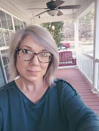 An amazing artist friend of mine posted this and I HAD to use it! You get  to make someone else feel good and you get to feel good too!❤️ Post a  selfie,