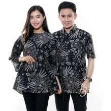 Buat kamu yang berniat untuk pergi ke kondangan bersama dengan pasangan, baju couple kemeja batik model kebaya yang satu ini sangat pas untuk dijadikan pilihan. Pakaian Tradisional Baju Couple Original Model Terbaru Harga Online Di Indonesia