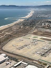 File:Aerial wiew of Los Angeles International Airport, Juy 2022 (4).jpg -  Wikimedia Commons
