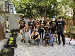 A Little Piece Of Light Volunteer Day
