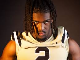 Florida Gators Freshman Linebacker Myles Graham will Blaze His Own Trail