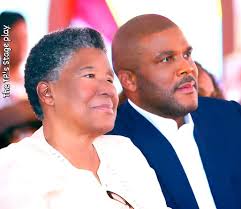 TYLER PERRY WITH HIS MOTHER BEFORE SHE PASSED ❤️❤️❤️🌹🌹🌹💕💕💕