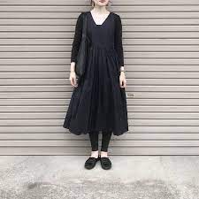 おしゃれな人とは何が違う ブラックのワントーンコーデを素敵に仕上げる方法 キナリノ ファッションスタイル ファッション ファッションアイデア