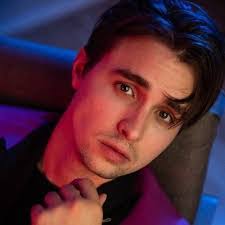 Collin Carter's Instagram, Twitter & Facebook