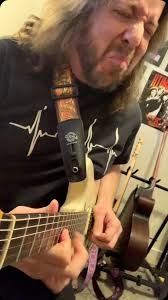 A friend of mine let me borrow his fender Stratocaster, so I thought I  would take a solo