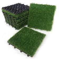 Gartenpirat Lot De 11 Dalles 30 X 30 Cm Imitation Moquette Gazon Synthetique Pour Terrasse Balcon In 2020 Garden Wall Decor Small Apartment Patio Small Garden Design