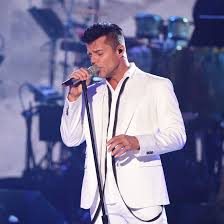 Flying snake * giant south american river. Top 10 Male Latin Singers