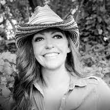 Helen Wetherbee's Instagram, Twitter & Facebook