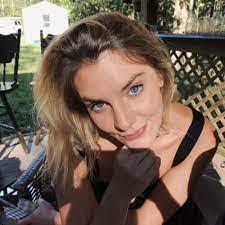 Jeanette Ryder's Instagram, Twitter & Facebook