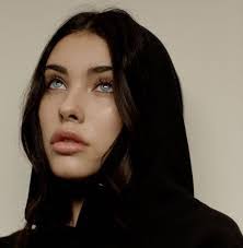 Iris Madison's Instagram, Twitter & Facebook