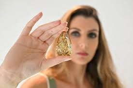 Sotheby's New York, all'asta la rarità del Golden Canary