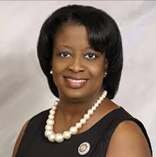 Julia Nelson's Instagram, Twitter & Facebook