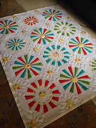 Don't snip the thread, just feed another dresden in and sew again. Modern Dresden Plate Quilt Dresden Quilt Dresden Plate Quilts Dresden Plate Patterns
