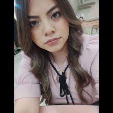 Sara Ponce's Instagram, Twitter & Facebook