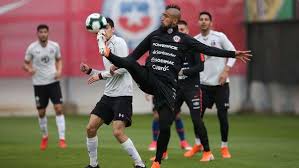 Recordemos que en dicha instancia fue el actual entrenador de universidad de chile, hernán caputto, quien dirigió al equipo y logró clasificar a la cita. Seleccion De Chile Arturo Vidal Nego Veto A Claudio Bravo En Nomina De Chile Para Copa America Rpp Noticias