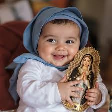 Elva Tracy's Instagram, Twitter & Facebook