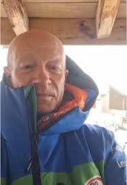 Here’s Chris looking forward to a fantastic day of teaching our lovely  clients to #skiwithease!15cm of snow