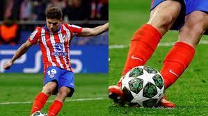El penal de Julián Álvarez para el Atlético ante el Real Madrid que fue anulado por doble toque - YouTube