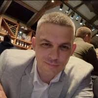 30+ profils pour “James Garrigan”