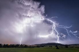 Warnungen vor gewitter für die schweiz. Gewitter Fotografieren Fotointern Ch Tagesaktuelle Fotonews