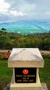 Yan lifts, commonly known name for lift engineering, aerial chairlift manufacturing company which ceased operation in 1996; The Picturesque View On Top Of Gunung Jerai Yan Kedah It Says 965m From Sea Level Kedah Picturesque Iphone Wallpaper