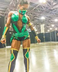 There are plenty of mortal kombat cosplayers out there, but one cosplayer in particular has gotten the look of a female scorpion down to an absolute the outfit worn by rocio is as accurate as cosplay costumes come while putting a female spin on scorpion's outfit. Cosplay Of Jade The Assassin Of Shao Kahn From Mortal Kombat Album On Imgur