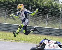 Somewhere In Some Road Foto Valentino Rossi Motogp Funny Accidents