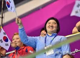 장미란 선수의 가족은 역도선수 집안이다. Pbs Twimg Com Media Byddnircmaaxztw Jpg