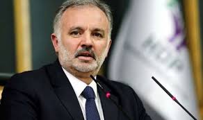 1973 yılında kars'ın sarıkamış ilçesinde dünyaya gelen ayhan bilgen, ankara üniversitesi kamu yönetimi bölümünden mezun olmuştur. Ayhan Bilgen Hdp Yi Elestirdi Tersine Turkiyelilesme Yasiyor