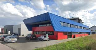 Ze ontmoetten elkaar op het werk en zijn nog smoorverliefd. Industrieel Automatiseerder Exipa Uit Drachten In Handen Van Franse Vinci Friesland Ad Nl
