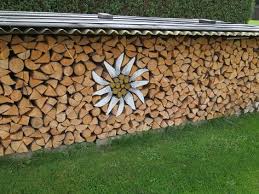 Kostenloses Bild Auf Pixabay Edelweiss Holz Brennholz Kunst Brennholz Holz Im Garten Und Sichtschutz Garten Holz