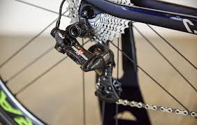 He is small, a pure climber, 1.69 m (5 ft 7 in) and 61 kg (130 lb). Nairo Quintana S Canyon Ultimate Cf Slx Tour De France Bike Bicycling