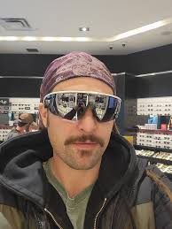 Do you like Oakley Metas?