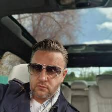 Moje biuro, mieszkanie i środek transportu na najbliższe dni. G63 AMG 🔥🥰  Jak ten spec? Na Insta Story relacja, wbijajcie. ▻  www.instagram.com/JakubRoskosz