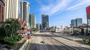 Pertumbuhan ekonomi juga didefinisikan sebagai sebuah proses dalam perekonomian negara yang berlangsung dalam kurun waktu tertentu menuju kondisi perekonomian yang lebih baik. Ekonomi Malaysia Merosot Usai Berlakukan Mco Catat Angka 0 7 Persen Di Kuartal I 2020 Tribun Batam
