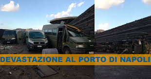 Una forte mareggiata ha colpito il lungomare caracciolo e procurato notevoli danni ai parapetti dei marciapiedi da confesercenti napoli e campania, insieme a fiepet campania e napoli, hanno già. Vxjrv60til3icm