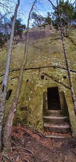 Ca un rezumat, vulcanii noroioşi, vă oferă o priveliste ce merita a fi vazută, atunci cand timpul este frumos. 27 De Locuri De VÄƒzut In JudeÈ›ul BuzÄƒu ExploreazÄƒ È›inutul BuzÄƒului Lipa Lipa