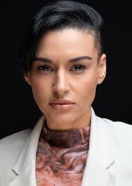 Heidi Harting's Instagram, Twitter & Facebook